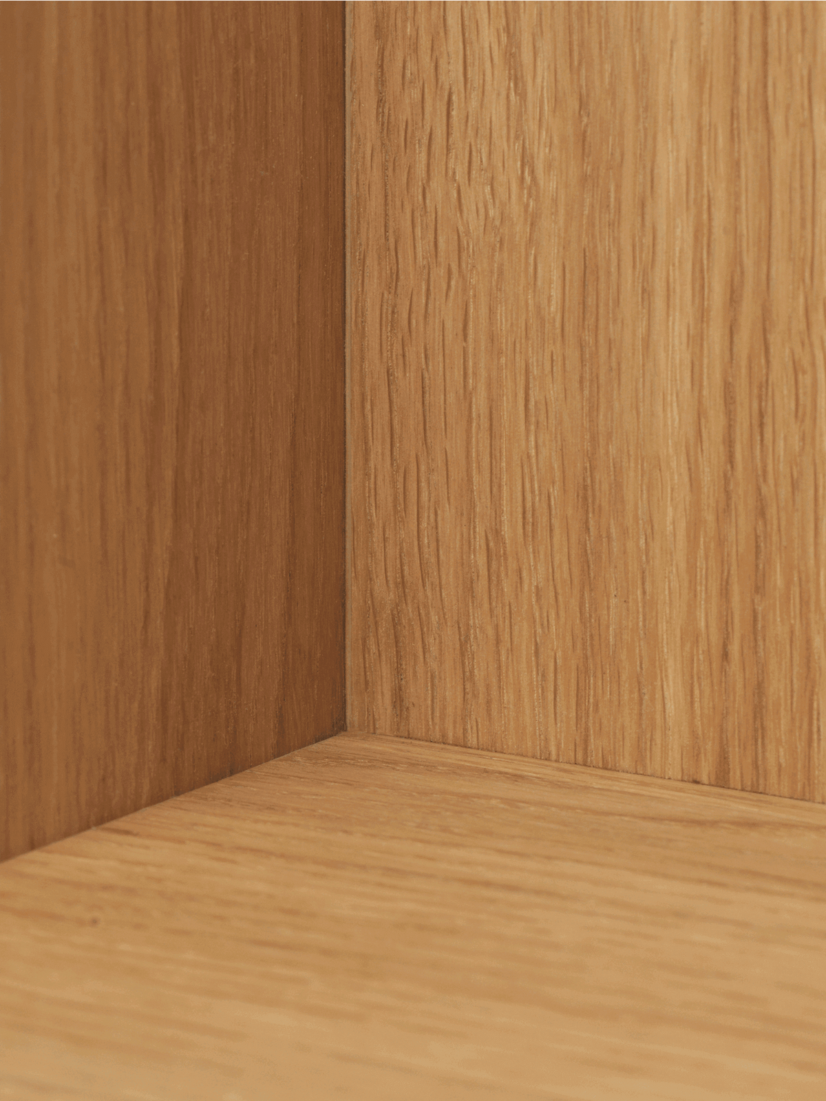 Stagger Shelf - Square - Oiled Oak