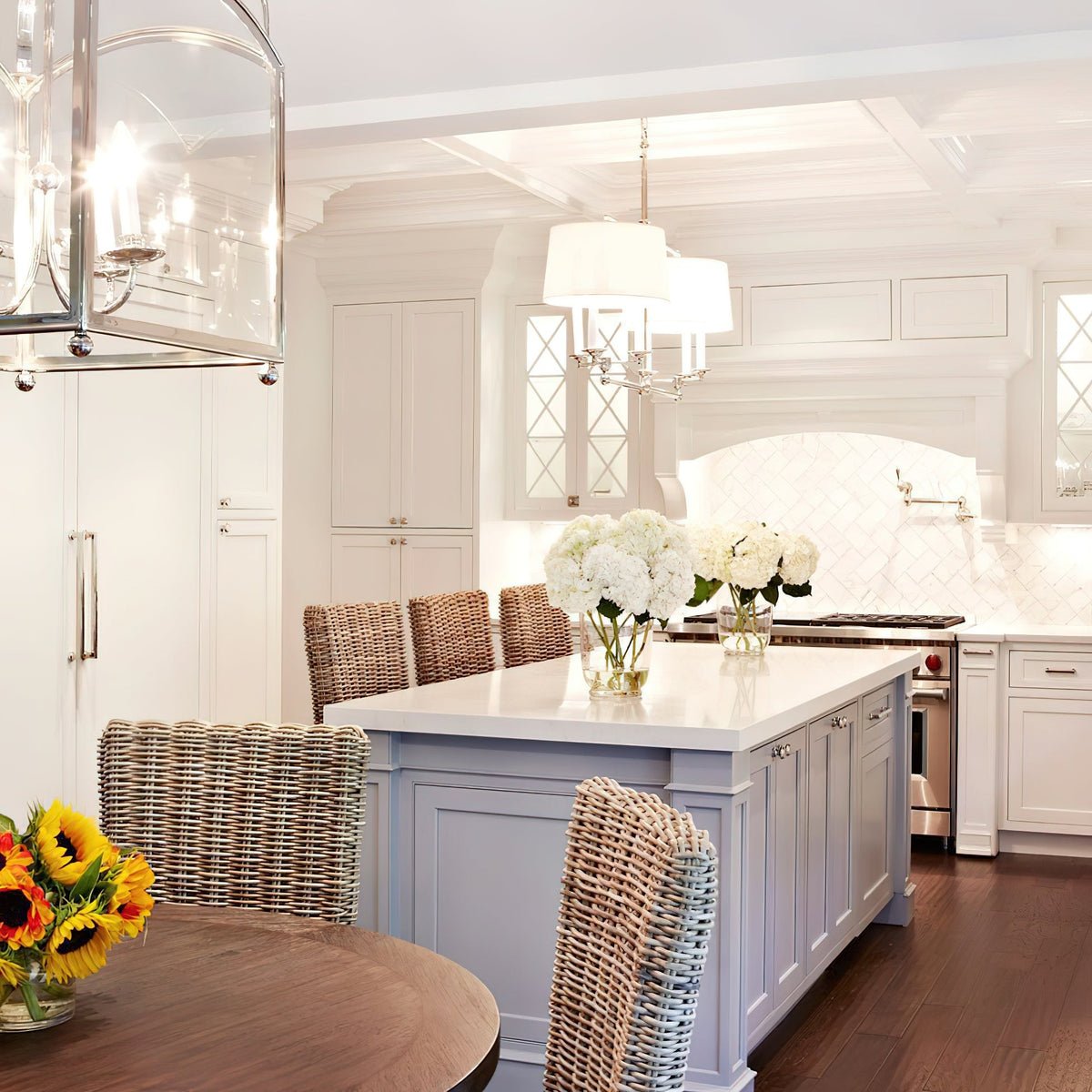 Chapman Classic 6-Light Chandelier, Transitional style, suitable for dining rooms and entryways